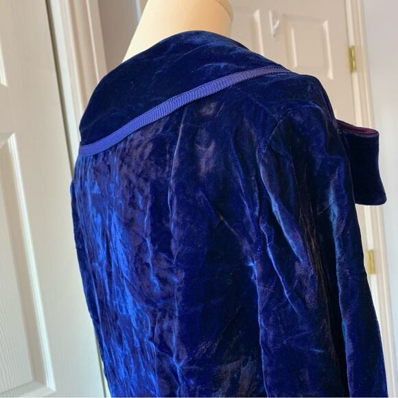 Vintage Gloria Swanson by Forever Young Blue Velvet Button Up Coat - Picture 4 of 13